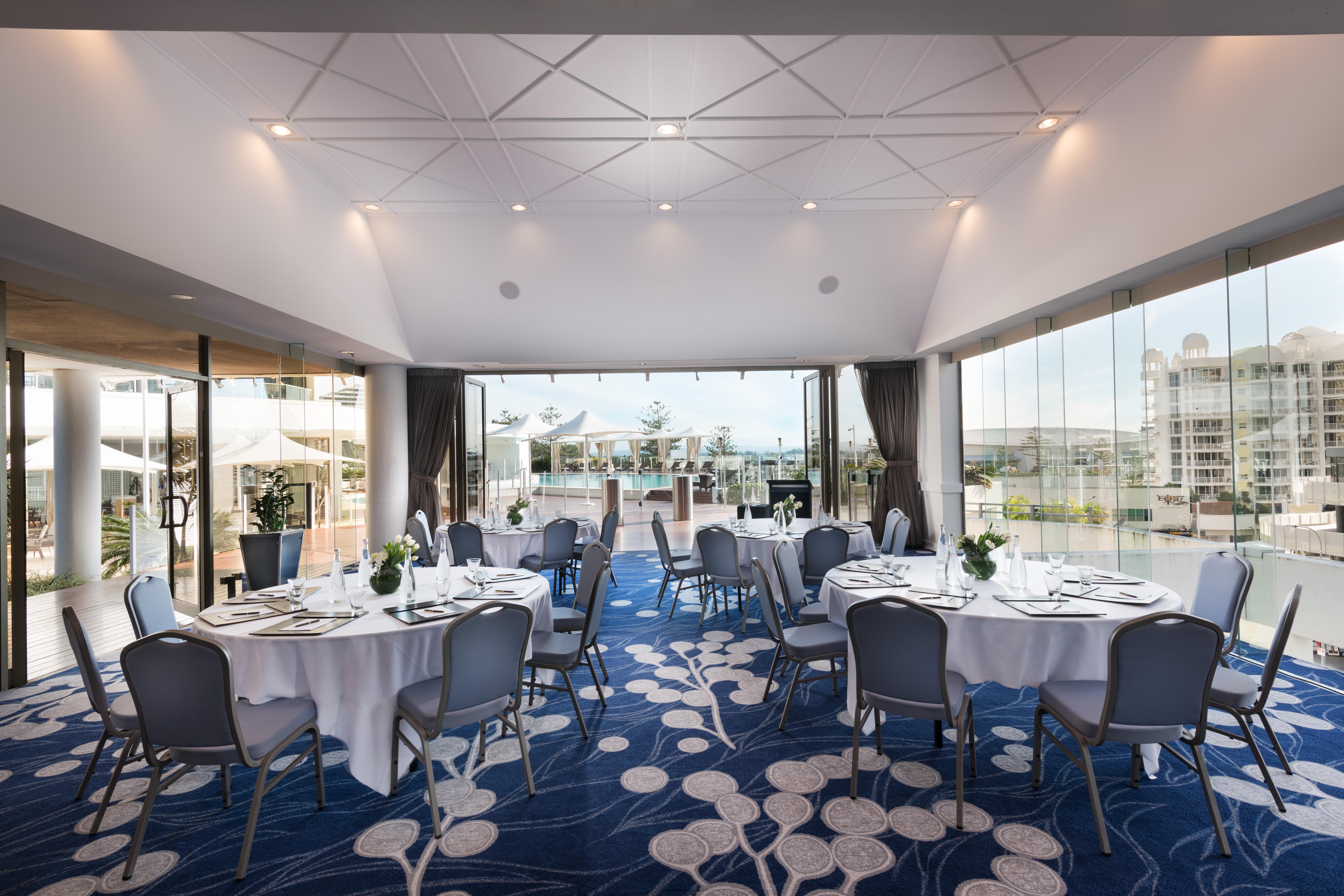 Sofitel Gold Coast Broadbeach Екстериор снимка The Sky Bar