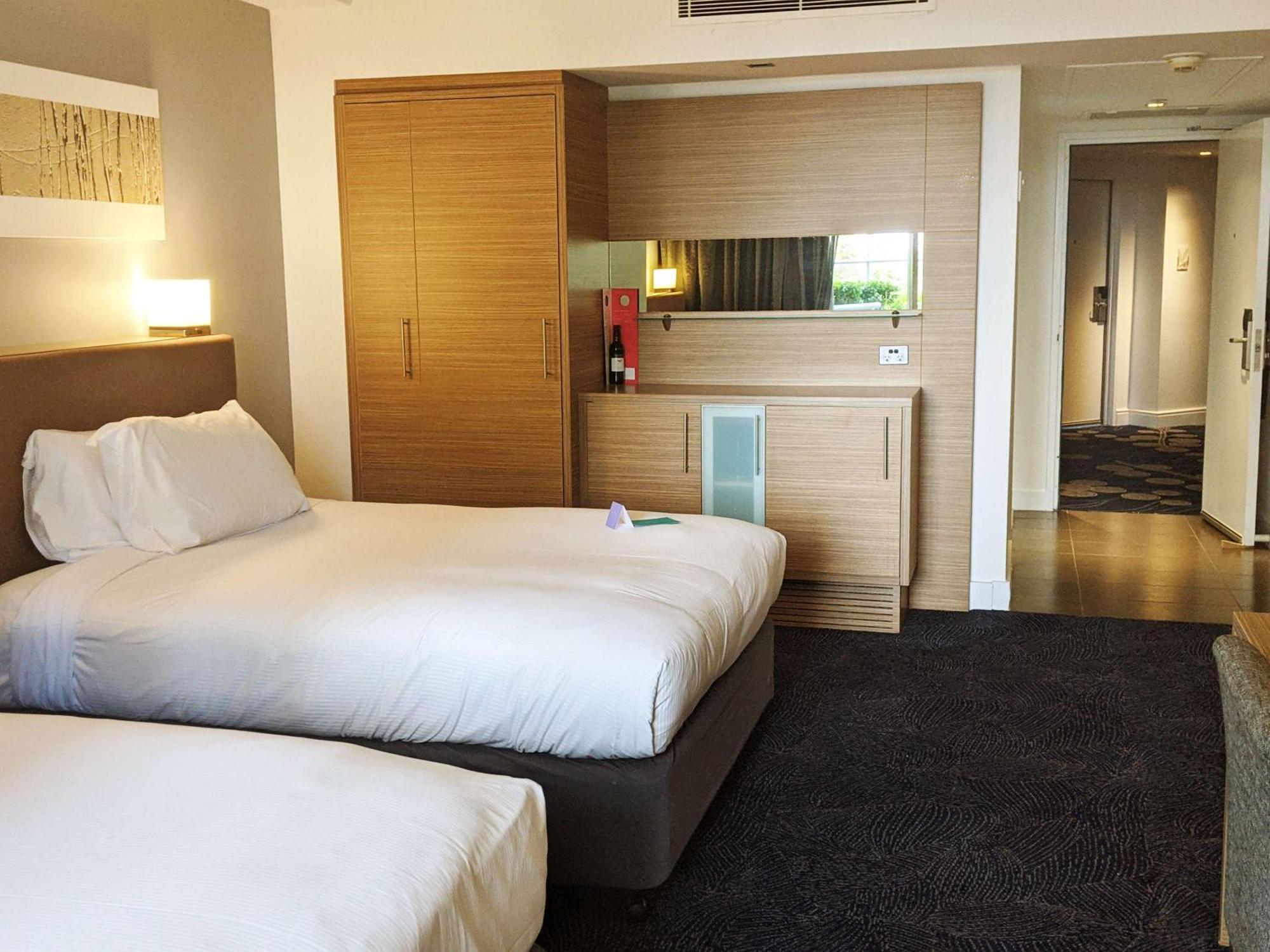 Sofitel Gold Coast Broadbeach Екстериор снимка A room at the hotel