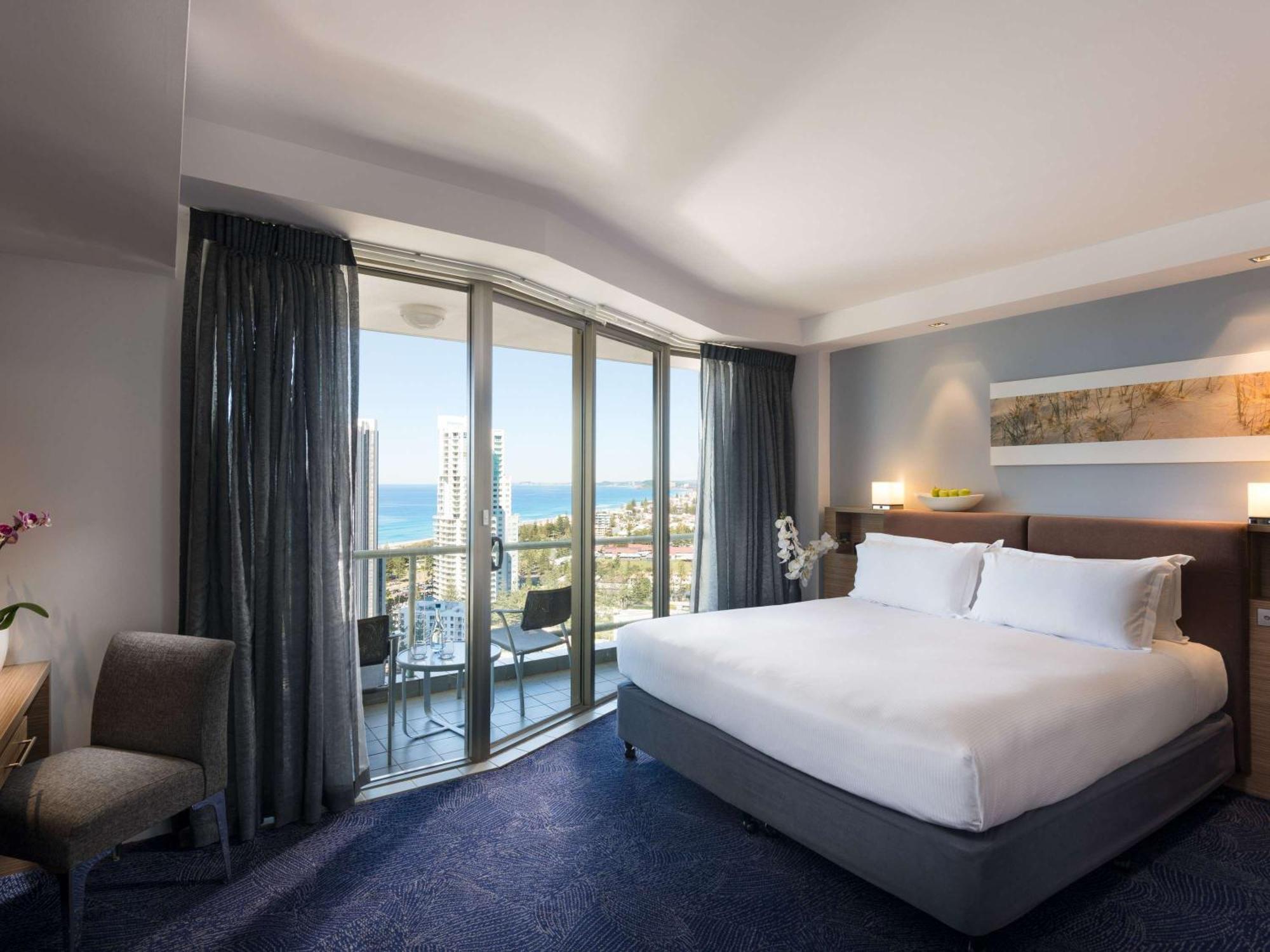 Sofitel Gold Coast Broadbeach Екстериор снимка A room at the Crowne Plaza Hotel, Terrigal