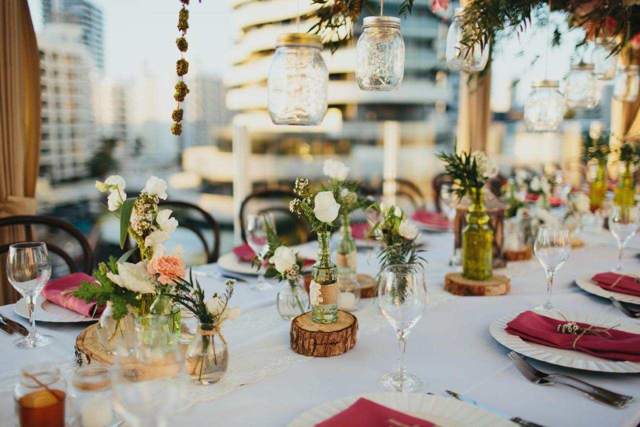 Sofitel Gold Coast Broadbeach Екстериор снимка Wedding reception at the rooftop of the Hotel Indigo San Diego
